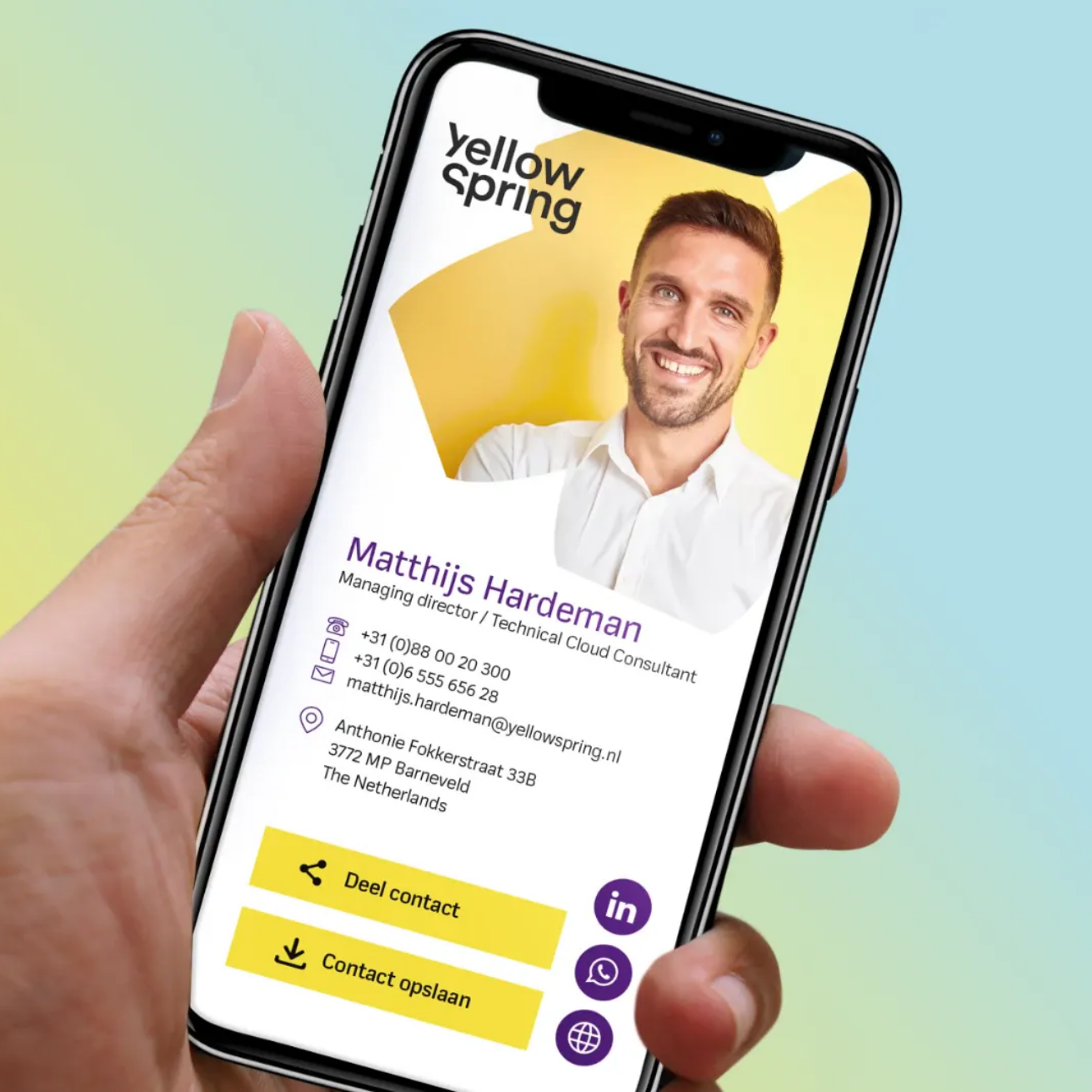 Mobiel met Yellow Spring werknemer erop